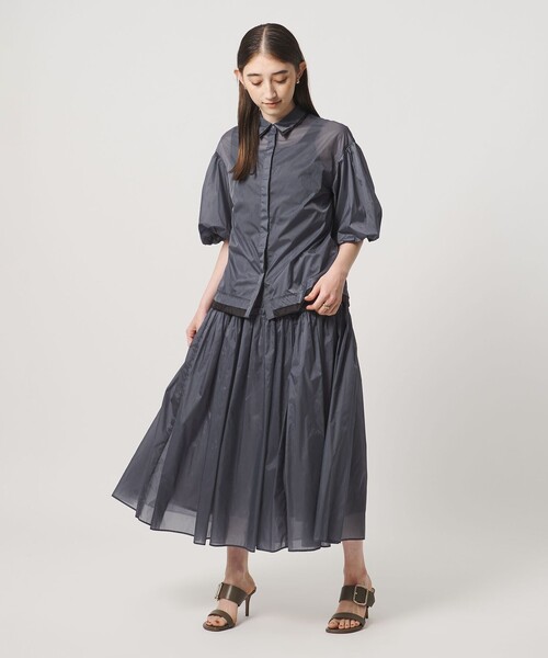 UNITED ARROWS（ユナイテッドアローズ）の「シアー タフタ ギャザースカート ‐はっ水 ウォッシャブル‐（スカート・レディース・ダークブラウン/ライトブルー・36/38）」の6枚目の写真