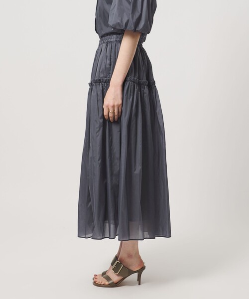 UNITED ARROWS（ユナイテッドアローズ）の「シアー タフタ ギャザースカート ‐はっ水 ウォッシャブル‐（スカート・レディース・ダークブラウン/ライトブルー・36/38）」の10枚目の写真