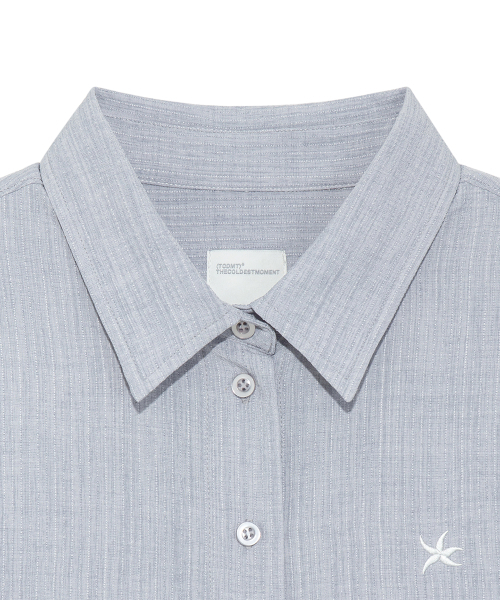 THECOLDESTMOMENT(ザコールデストモーメント)の「(w) TCM mini logo textured half shirt (blue grey)(シャツ/ブラウス・レディース・その他・OS)」の4枚目の写真