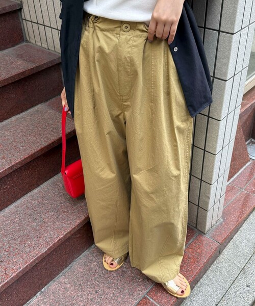 fredy emue(フレディエミュ)の「ミリタリーボリュームパンツ(その他パンツ・レディース・ブラック/ベージュ/カーキ・38)」の1枚目の写真