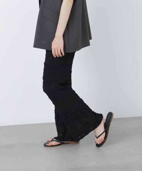 N.（N. Natural Beauty Basic）（エヌエヌナチュラルビューティーベーシック）の「レースフレアパンツ（その他パンツ・レディース・ブラック/オフホワイト・ﾌﾘ-）」の4枚目の写真