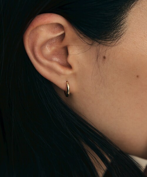 COCOSHNIK（ココシュニック）の「K10丸線 中折れピアス（ピアス（両耳用）・レディース・イエローゴールド・00）」の8枚目の写真