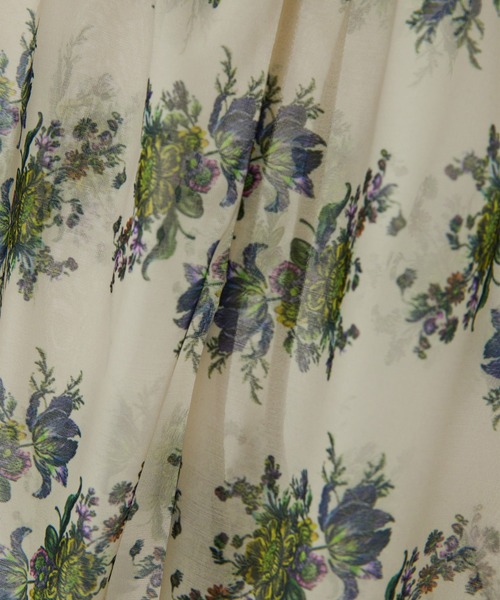FUMIE TANAKA（フミエタナカ）の「[FUMIE=TANAKA/フミエタナカ]sheer print longT（Tシャツ/カットソー・レディース・ブルー/ブラック/ブラウン/ホワイト・36）」の6枚目の写真