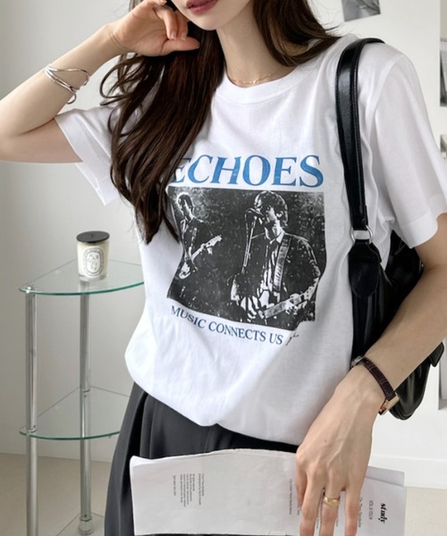 sowme.(ソウミー)の「古着風に着映える◎フォトプリント ロゴ ベーシック Tシャツ(Tシャツ/カットソー・レディース・ホワイト/スミクロ・SMALL/MEDIUM/LARGE)」の4枚目の写真