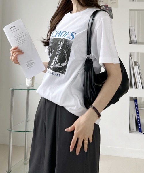 sowme.(ソウミー)の「古着風に着映える◎フォトプリント ロゴ ベーシック Tシャツ(Tシャツ/カットソー・レディース・ホワイト/スミクロ・SMALL/MEDIUM/LARGE)」の6枚目の写真