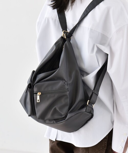 quaranciel(カランシエル)の「〈撥水加工〉3WAY ナイロン リュック / ショルダーバッグ(A4対応)(ショルダーバッグ・レディース・ブラウン/グレー/ブラック・ONE SIZE)」の4枚目の写真