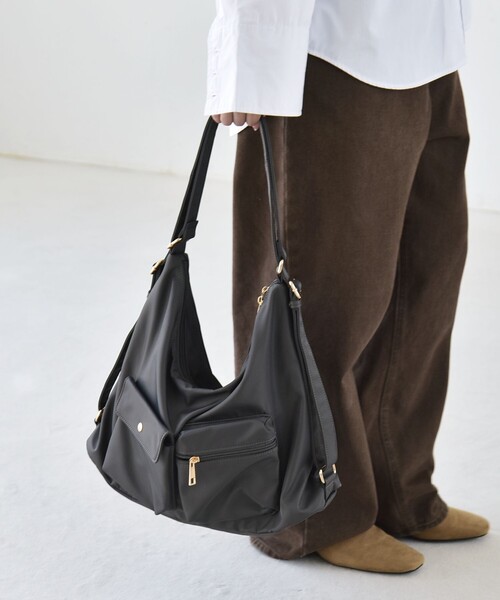 quaranciel(カランシエル)の「〈撥水加工〉3WAY ナイロン リュック / ショルダーバッグ(A4対応)(ショルダーバッグ・レディース・ブラウン/グレー/ブラック・ONE SIZE)」の11枚目の写真