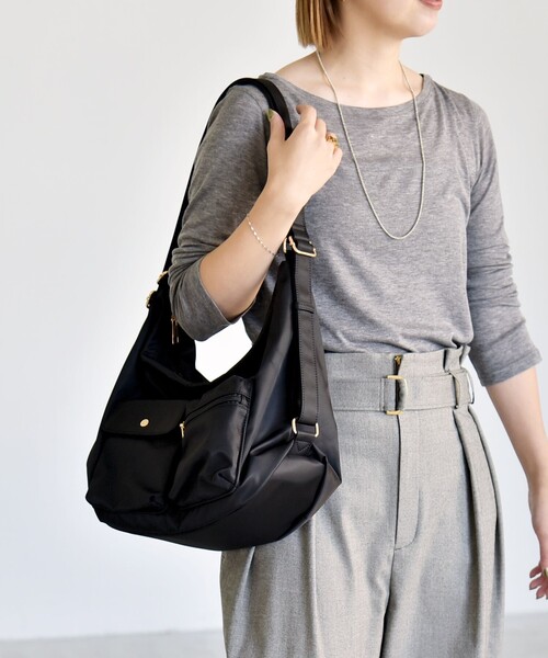 quaranciel(カランシエル)の「〈撥水加工〉3WAY ナイロン リュック / ショルダーバッグ(A4対応)(ショルダーバッグ・レディース・ブラウン/グレー/ブラック・ONE SIZE)」の14枚目の写真