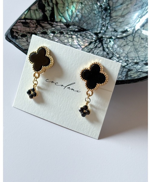 tone（トーン）の「【cocolani】［金属アレルギー対応］クリップ式 クローバービジューイヤリング(MA)（イヤリング・レディース・ブラック/ブラック系その他/ホワイト・FREE）」の17枚目の写真