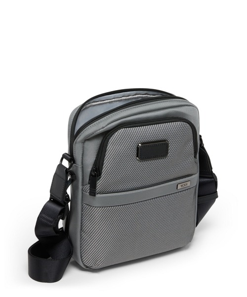 TUMI(トゥミ)の「TUMI ALPHA(アルファ) ミディアム・クロスボディ(ショルダーバッグ・メンズ・シルバーグレー・FREE)」の3枚目の写真