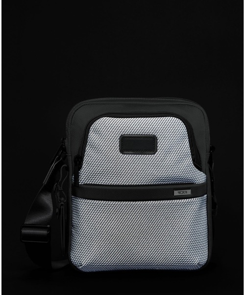 TUMI(トゥミ)の「TUMI ALPHA(アルファ) ミディアム・クロスボディ(ショルダーバッグ・メンズ・シルバーグレー・FREE)」の6枚目の写真