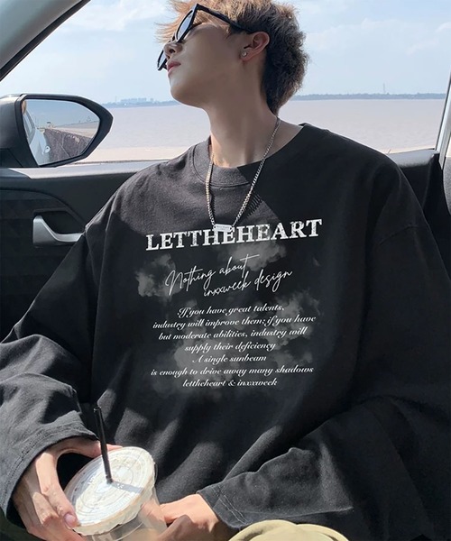 WESTBOY(ウエストボーイ)の「Y2K フロントグラフィックプリント ロングスリーブTシャツ WO26W7TP19(Tシャツ/カットソー・メンズ・ホワイト/ブラック・L/M/XL)」の1枚目の写真