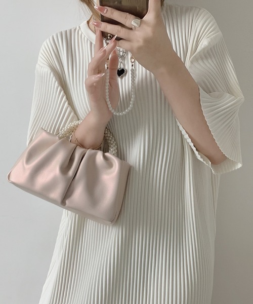 FREE STYLISTS(フリー スタイリスト)の「2way ギャザ 光沢感 パール ショルダー クラッチバッグ 結婚式バッグ パーティー(ショルダーバッグ・レディース・ピンク/ホワイト・FREE)」の3枚目の写真