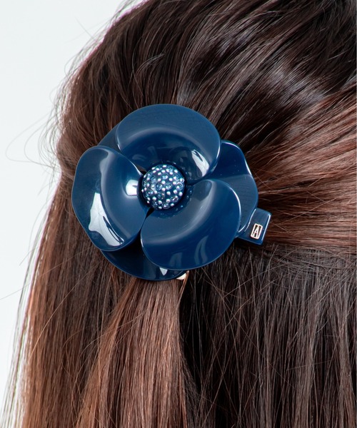 ALEXANDRE DE PARIS(アレクサンドルドゥパリ)の「【ALEXANDRE DE PARIS】バレッタ ヘアーアクセサリー CAMELIA PASTEL 6cm(バレッタ/ヘアクリップ・レディース・ネイビー/ブラック・FREE)」の3枚目の写真