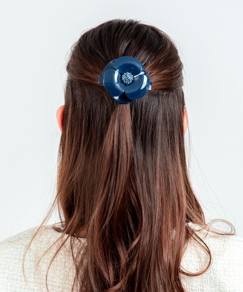 ALEXANDRE DE PARIS(アレクサンドルドゥパリ)の「【ALEXANDRE DE PARIS】バレッタ ヘアーアクセサリー CAMELIA PASTEL 6cm(バレッタ/ヘアクリップ・レディース・ネイビー/ブラック・FREE)」の5枚目の写真