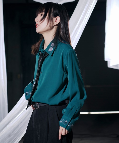 Ellno Loset（エルノロゼット）の「【UVカット＆イージーケア】ローズ刺繍シャツ/26LS（シャツ/ブラウス・メンズ・ブラック/ブルーグリーン/チャコール/オフホワイト・LARGE/MEDIUM/SMALL）」の19枚目の写真