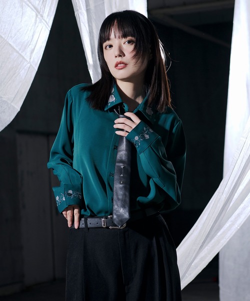 Ellno Loset（エルノロゼット）の「【UVカット＆イージーケア】ローズ刺繍シャツ/26LS（シャツ/ブラウス・メンズ・ブラック/ブルーグリーン/チャコール/オフホワイト・LARGE/MEDIUM/SMALL）」の17枚目の写真