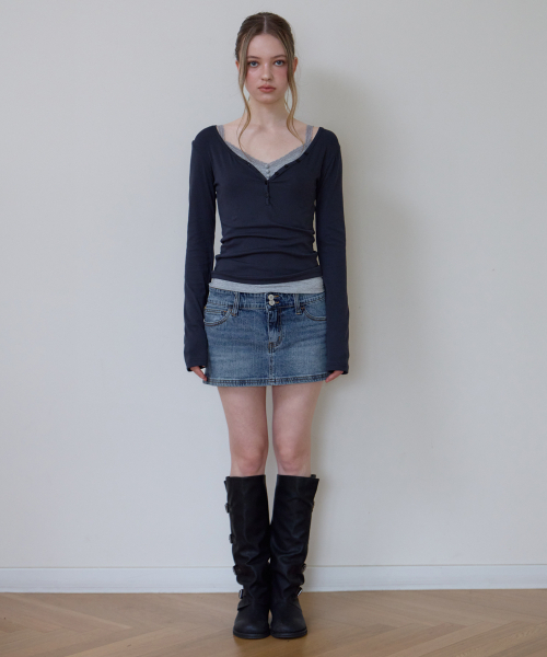 ROSEFRANTZ（ロゼフランツ）の「Basic V-neck Long Sleeve [Charcoal]（Tシャツ/カットソー・レディース・チャコールグレー・SMALL/MEDIUM/X-SMALL）」の2枚目の写真