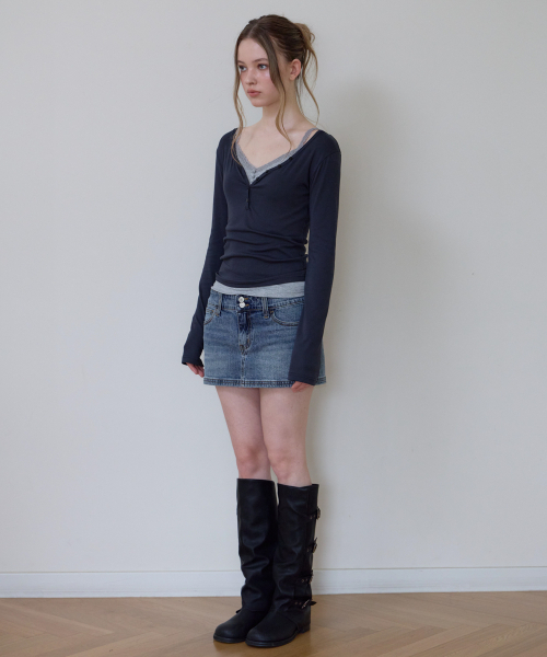 ROSEFRANTZ（ロゼフランツ）の「Basic V-neck Long Sleeve [Charcoal]（Tシャツ/カットソー・レディース・チャコールグレー・SMALL/MEDIUM/X-SMALL）」の3枚目の写真