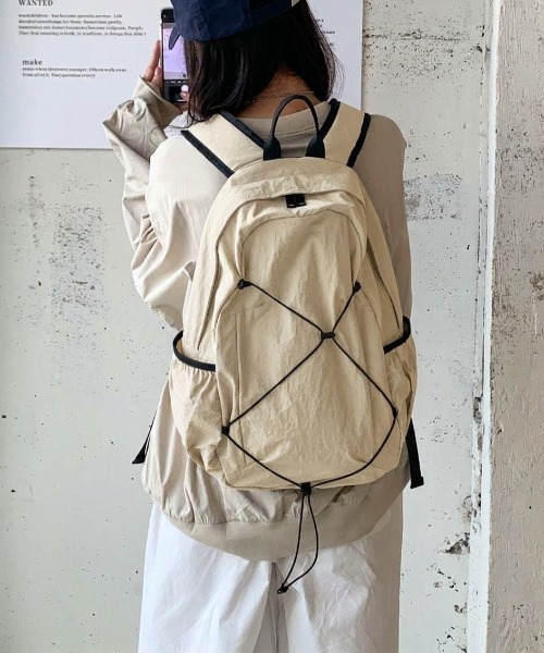 B.R.U(ブル)の「バンジーコードナイロンバックパック(バックパック/リュック・メンズ・ブラウン/ベージュ/ブラック・FREE)」の11枚目の写真