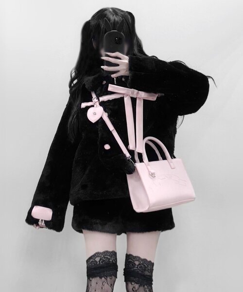 OLIVE des OLIVE(オリーブデオリーブ)の「【インフルエンサー企画】miko ribbon fur coat(その他アウター・レディース・ピンク/ブラック・FREE)」の2枚目の写真