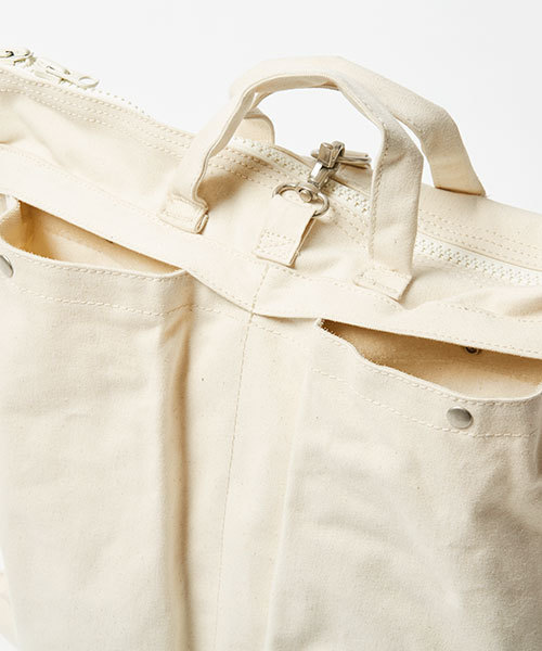 F/CE. （エフシーイー）の「NO.3 HELMET BAG / ナンバースリー ヘルメットバッグ（トートバッグ・レディース・アイボリー/ブラック・FREE）」の8枚目の写真