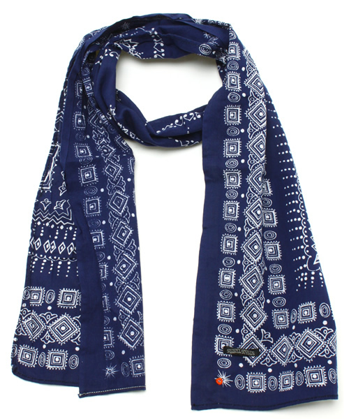 SHIPS(シップス)の「SUNNY SPORTS: BANDANA SCARF(ストール/ショール・メンズ・レッド/ネイビー・ONE SIZE)」の2枚目の写真