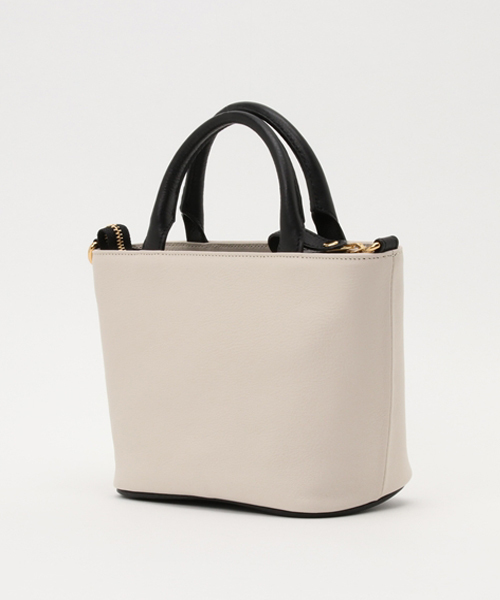 BLUE LABEL CRESTBRIDGE（ブルーレーベルクレストブリッジ）の「リボンレザーショルダーバッグ（ショルダーバッグ・レディース・ホワイト/ピンク・X）」の3枚目の写真