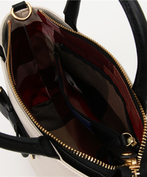 BLUE LABEL CRESTBRIDGE（ブルーレーベルクレストブリッジ）の「リボンレザーショルダーバッグ（ショルダーバッグ・レディース・ホワイト/ピンク・X）」の9枚目の写真