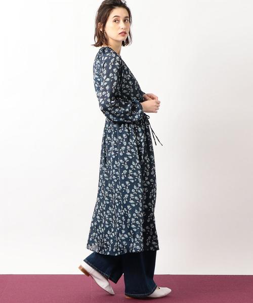 green label relaxing（グリーンレーベルリラクシング）の「CF Deveaux(デヴォー) レトロフラワー マキシ ワンピース ◆（ワンピース・レディース・ナチュラル/ネイビー・FREE）」の15枚目の写真