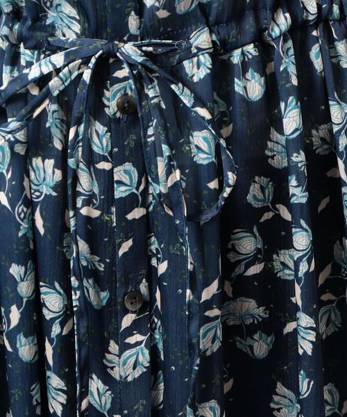 green label relaxing（グリーンレーベルリラクシング）の「CF Deveaux(デヴォー) レトロフラワー マキシ ワンピース ◆（ワンピース・レディース・ナチュラル/ネイビー・FREE）」の8枚目の写真