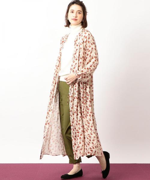 green label relaxing（グリーンレーベルリラクシング）の「CF Deveaux(デヴォー) レトロフラワー マキシ ワンピース ◆（ワンピース・レディース・ナチュラル/ネイビー・FREE）」の4枚目の写真