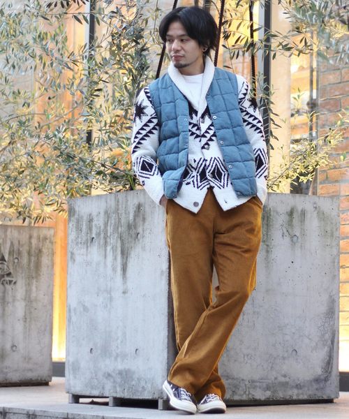 417 EDIFICE（フォーワンセブンエディフィス）の「◇TAION / タイオン V NECK DENIM BUTTON ダウンベスト（ダウンベスト・メンズ・ネイビー/ブルー系その他・SMALL/MEDIUM/LARGE/X-LARGE）」の4枚目の写真