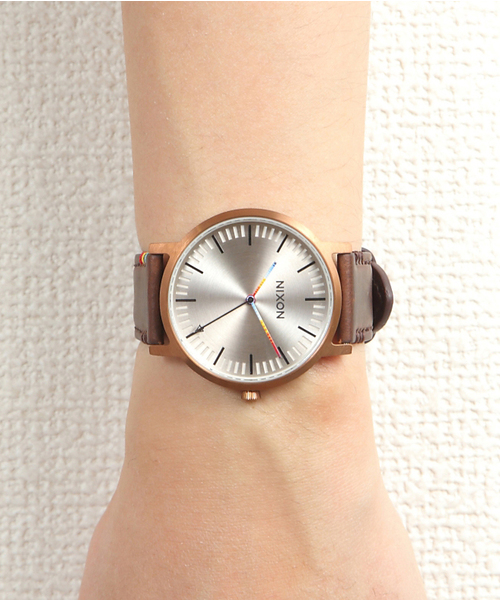 NIXON(ニクソン)の「THE PORTER LEATHER(アナログ腕時計・メンズ・インディゴブルー/ブラック系その他/ブルー系その他/バーガンディー/シルバー×ブラック/ブラック系その他2/ブルー/ブラウン系その他/ゴールド系その他/ブラウン系その他2・FREE/ONE SIZE)」の4枚目の写真