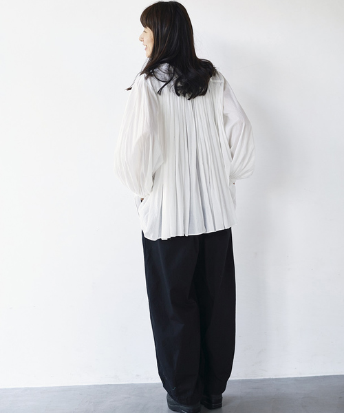 Sunny clouds（サニークラウズ）の「サニークラウズ　ｆｅａｔ．Ｓｈｕｔｔｌｅ　Ｎｏｔｅｓ　渾身のギャザートップス＜レディース＞（シャツ/ブラウス・レディース・ホワイト・MEDIUM/LARGE/X-LARGE/XX-LARGE/NM）」の7枚目の写真