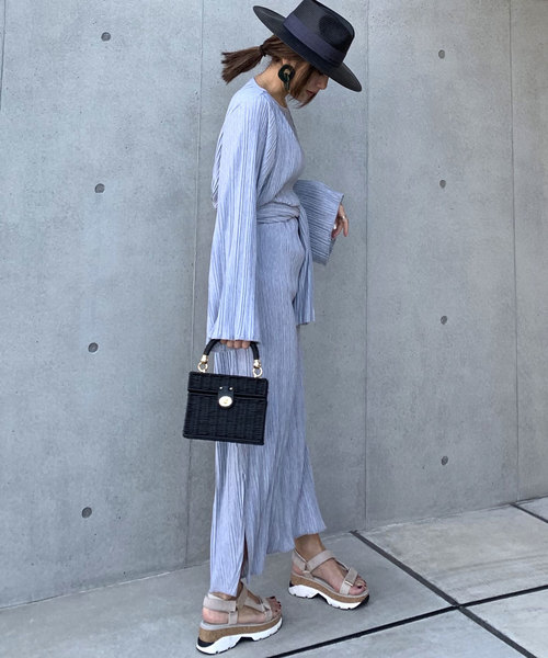 CIEL'AIR（シエルエアー）の「【CIEL'AIR/シエルエアー】ウエストリボンプリーツロングスカート（セットアップアイテム）（スカート・レディース・グレー/ベージュ・FREE）」の3枚目の写真