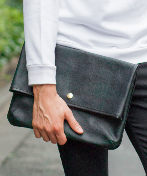 BEAUTY&YOUTH UNITED ARROWS（ビューティーアンドユースユナイテッドアローズ）の「BY コーティング クラッチショルダーバッグ ¨ ∴ §§◆（ショルダーバッグ・メンズ・ダークグリーン/ネイビー/グレー/ブラック/コバルトブルー/その他1・フリー）」の6枚目の写真