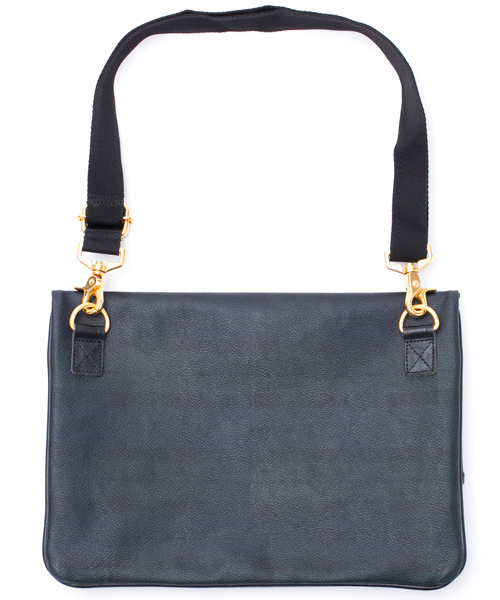 BEAUTY&YOUTH UNITED ARROWS（ビューティーアンドユースユナイテッドアローズ）の「BY コーティング クラッチショルダーバッグ ¨ ∴ §§◆（ショルダーバッグ・メンズ・ダークグリーン/ネイビー/グレー/ブラック/コバルトブルー/その他1・フリー）」の8枚目の写真