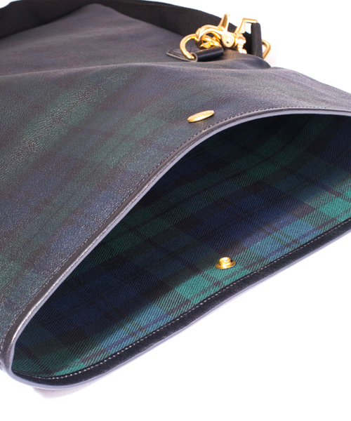 BEAUTY&YOUTH UNITED ARROWS（ビューティーアンドユースユナイテッドアローズ）の「BY コーティング クラッチショルダーバッグ ¨ ∴ §§◆（ショルダーバッグ・メンズ・ダークグリーン/ネイビー/グレー/ブラック/コバルトブルー/その他1・フリー）」の9枚目の写真