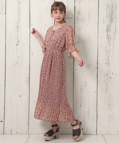 one after another NICE CLAUP（ワンアフターアナザーナイスクラップ）の「【Web限定 】プリーツロングワンピース（ワンピース・レディース・ブラック/ミント/サックスブルー/マルチ/ピンク系その他・FREE）」の6枚目の写真