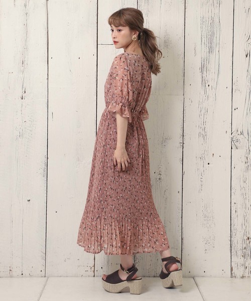 one after another NICE CLAUP（ワンアフターアナザーナイスクラップ）の「【Web限定 】プリーツロングワンピース（ワンピース・レディース・ブラック/ミント/サックスブルー/マルチ/ピンク系その他・FREE）」の7枚目の写真