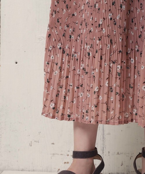 one after another NICE CLAUP（ワンアフターアナザーナイスクラップ）の「【Web限定 】プリーツロングワンピース（ワンピース・レディース・ブラック/ミント/サックスブルー/マルチ/ピンク系その他・FREE）」の8枚目の写真