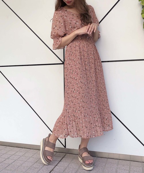 one after another NICE CLAUP（ワンアフターアナザーナイスクラップ）の「【Web限定 】プリーツロングワンピース（ワンピース・レディース・ブラック/ミント/サックスブルー/マルチ/ピンク系その他・FREE）」の10枚目の写真