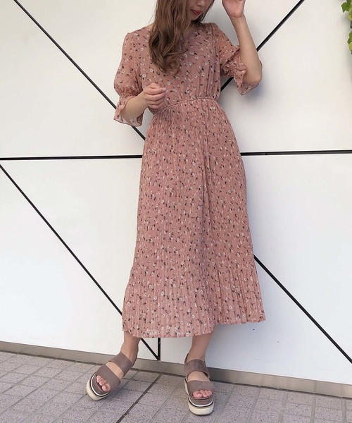 one after another NICE CLAUP（ワンアフターアナザーナイスクラップ）の「【Web限定 】プリーツロングワンピース（ワンピース・レディース・ブラック/ミント/サックスブルー/マルチ/ピンク系その他・FREE）」の9枚目の写真