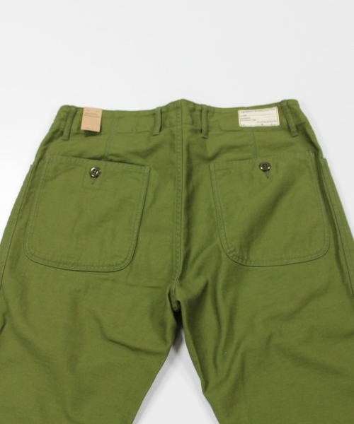 JOURNAL STANDARD（ジャーナルスタンダード）の「ミリタリーバックサテンベイカーパンツ #（その他パンツ・メンズ・カーキ/グリーン系その他/ホワイト/ベージュ・LARGE/SMALL/MEDIUM）」の11枚目の写真