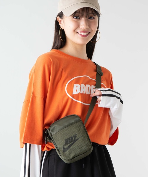 NIKE(ナイキ)の「WEGO/NIKE ヘリテージスモールアイテム(ショルダーバッグ・メンズ・カーキ/ブラック・FREE)」の12枚目の写真