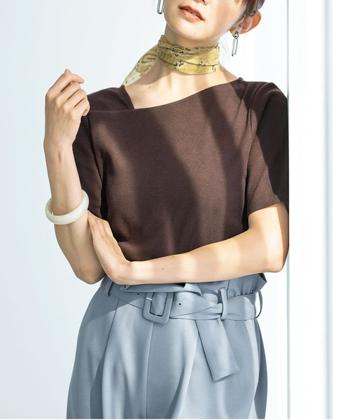 GeeRA（ジーラ）の「リブアシメネックＴシャツ（Tシャツ/カットソー・レディース・ベージュ/レッド/ブラウン/ブラック/オフホワイト・LARGE/XX-LARGE/MEDIUM/X-LARGE/SMALL）」の13枚目の写真