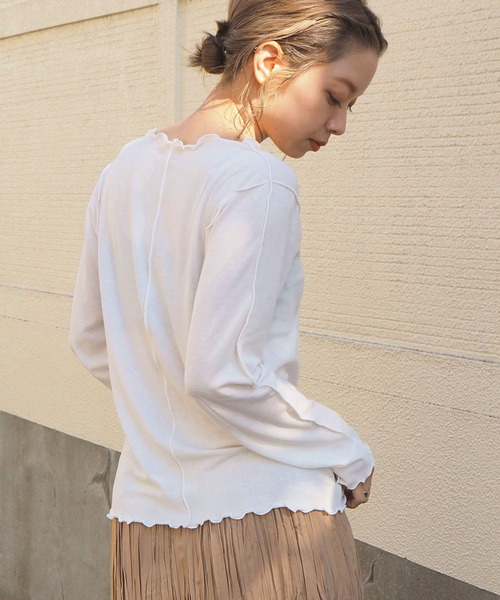 tiptop（ティップトップ）の「メロウ切り替えボートネックロンT（Tシャツ/カットソー・レディース・オフホワイト/ブラック/ベージュ・FREE）」の2枚目の写真