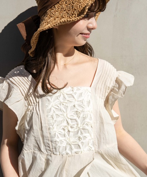 flower（フラワー）の「フリルフラワートップ（シャツ/ブラウス・レディース・アイボリー/ベージュ・FREE）」の9枚目の写真