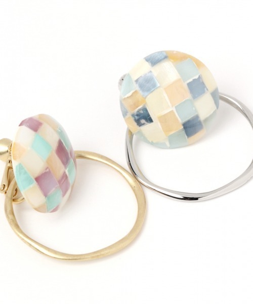 GLOBAL WORK（グローバルワーク）の「2WAYモザイクシェルイヤリング/881695（イヤリング・レディース・ピンク/その他1/ライトイエロー・FREE）」の9枚目の写真